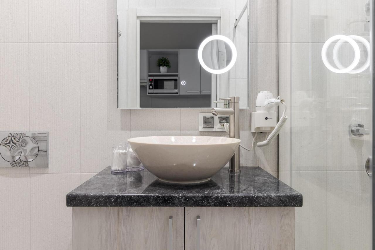 Luxury Flat In Downtown 2 Lejlighed Lviv Eksteriør billede