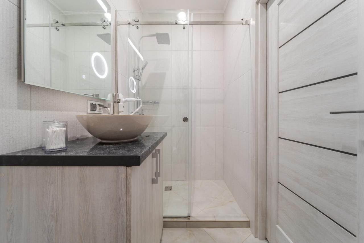 Luxury Flat In Downtown 2 Lejlighed Lviv Eksteriør billede